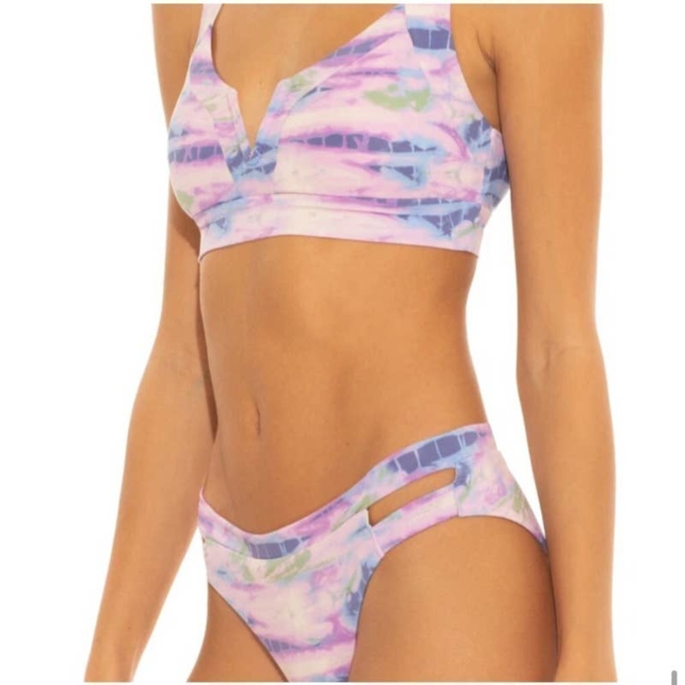 Isabella Rose Maui Under One Sky V-wire Bikini Top